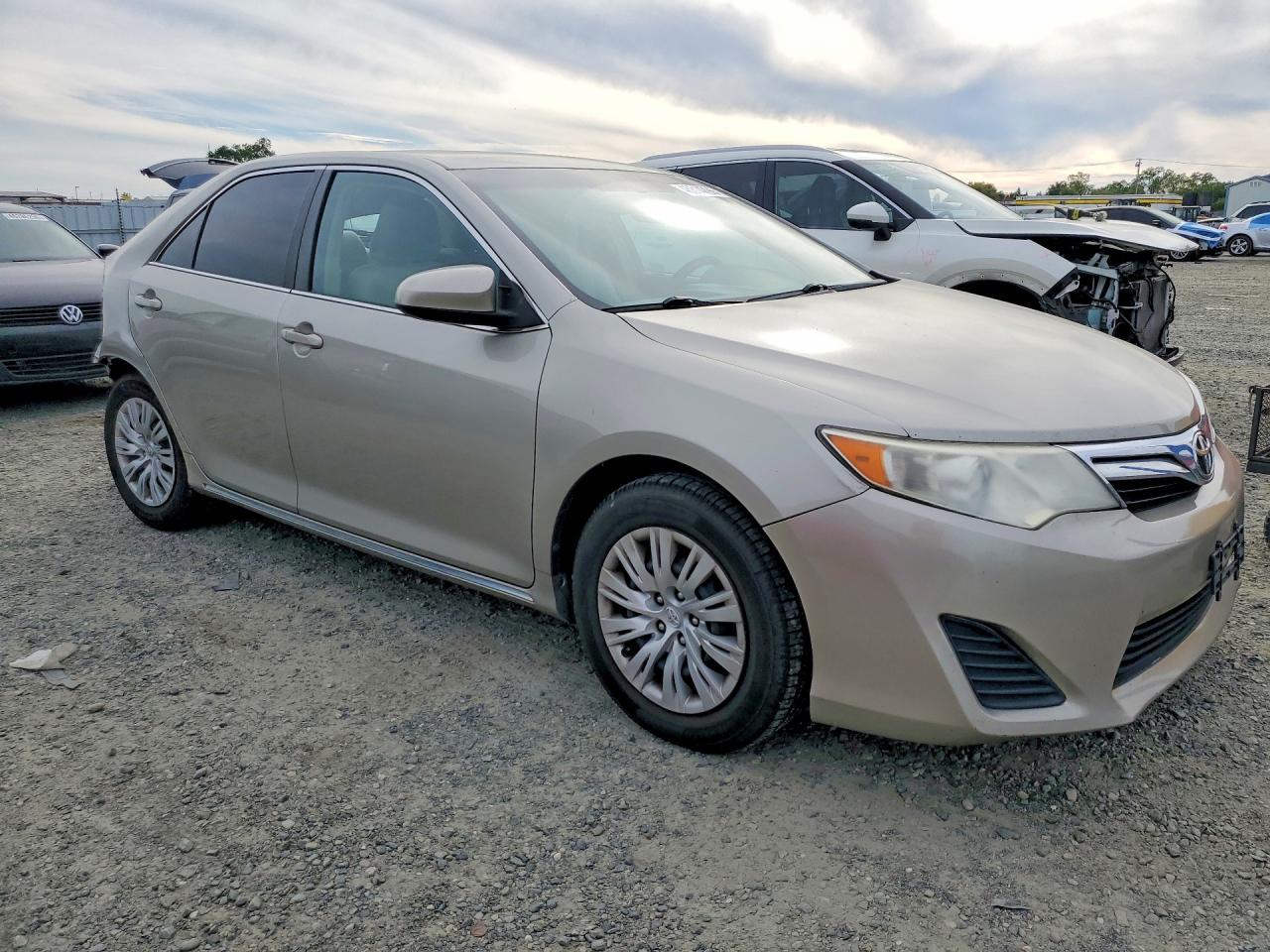2014 TOYOTA CAMRY