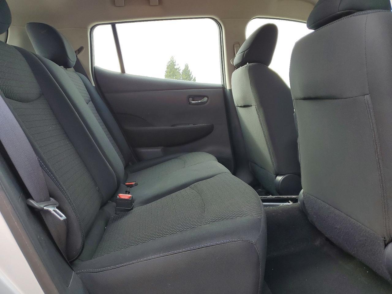 2015 NISSAN LEAF