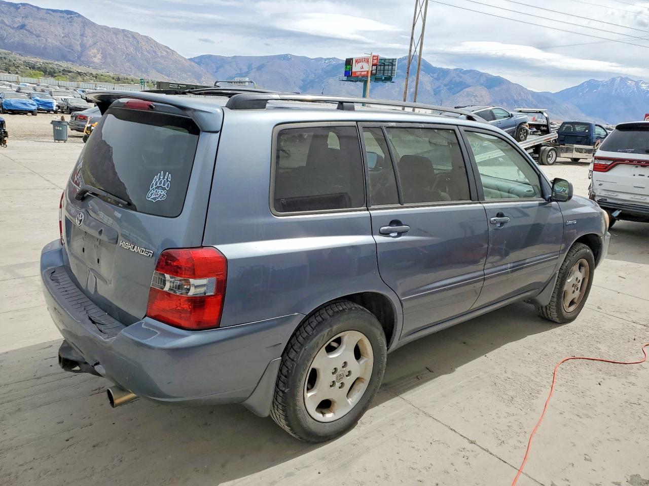 2005 TOYOTA HIGHLANDER