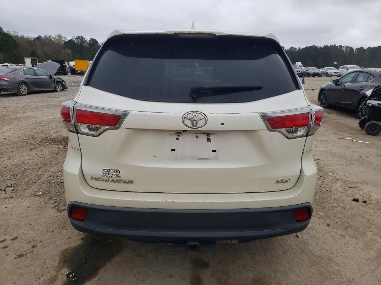 2016 TOYOTA HIGHLANDER