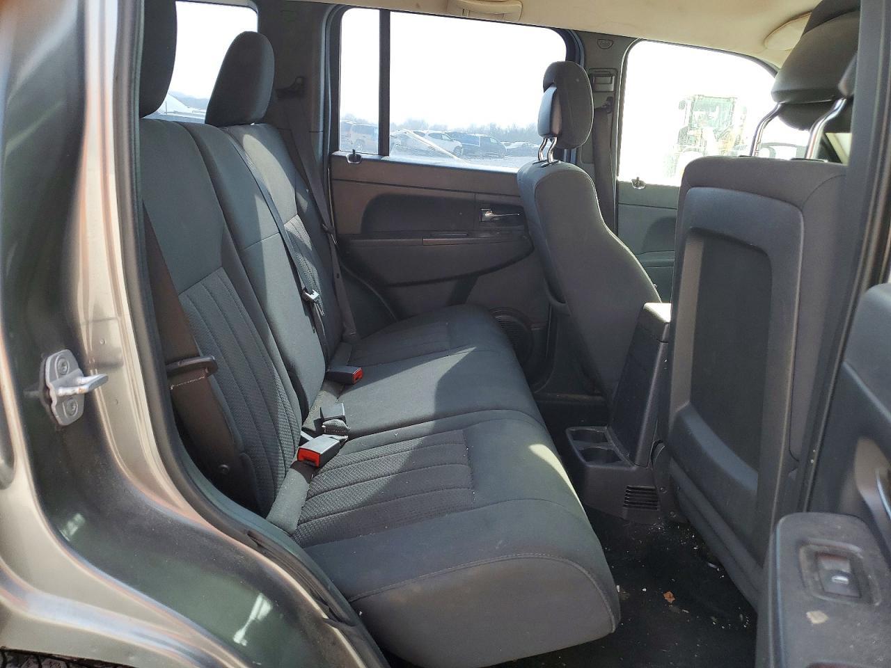 2012 JEEP Liberty