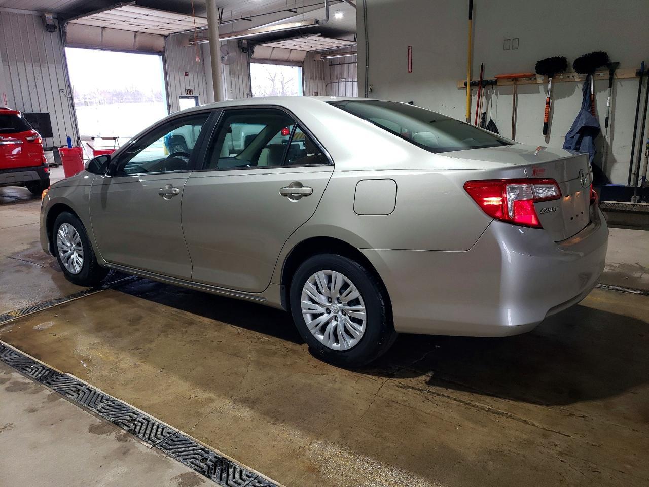 2014 TOYOTA CAMRY