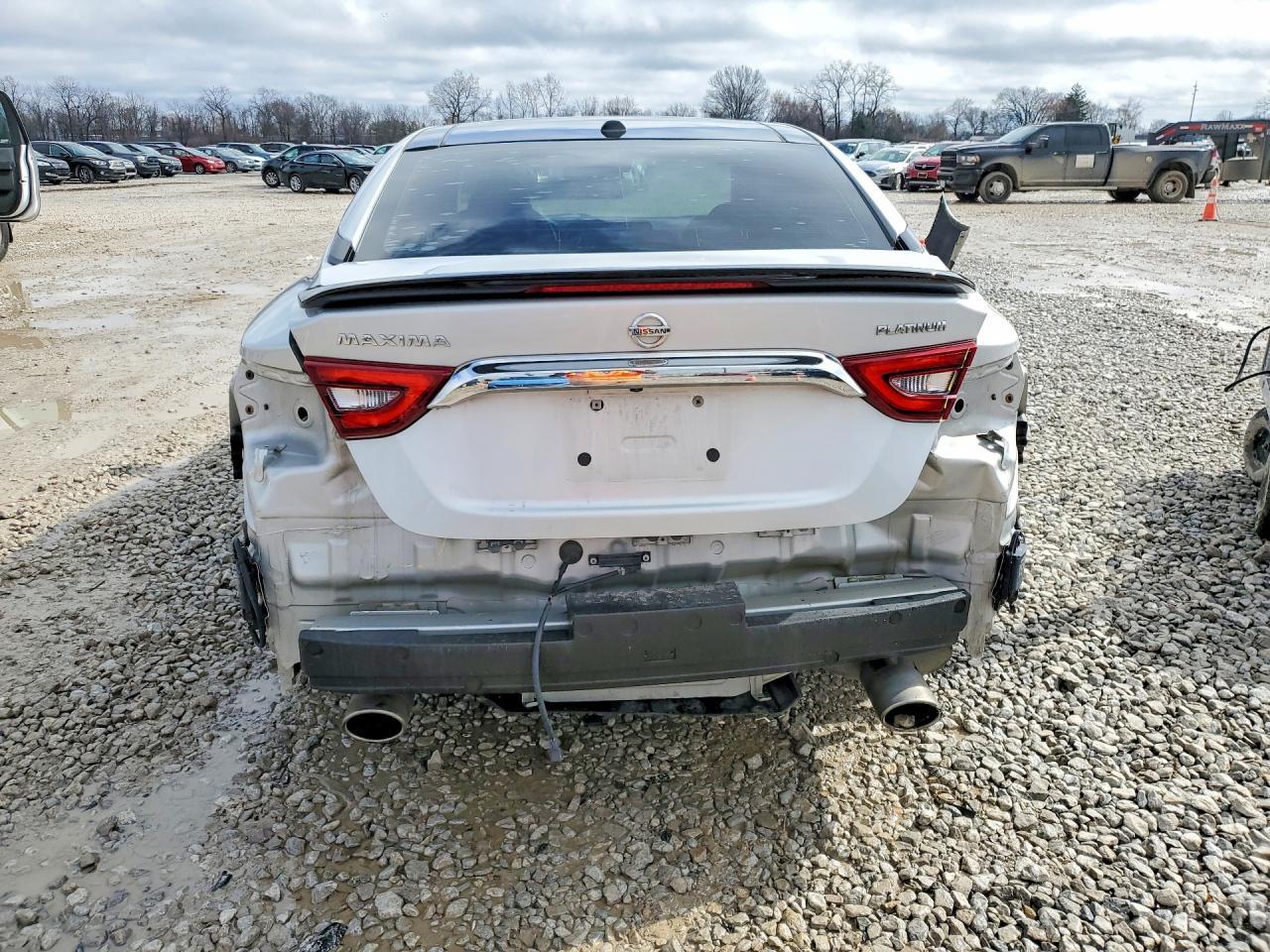 2017 NISSAN Maxima