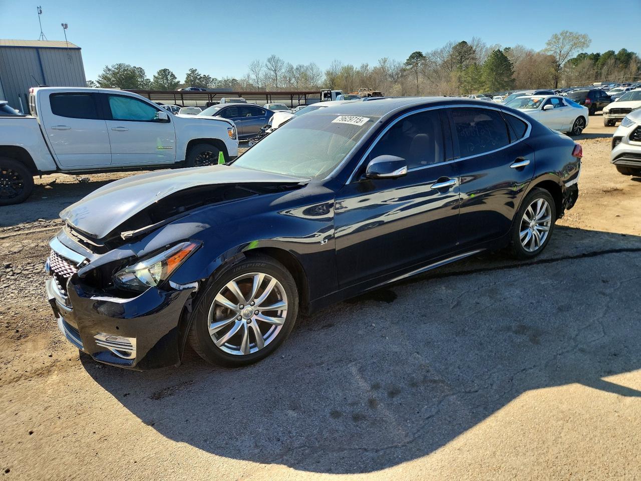 2017 INFINITI Q70