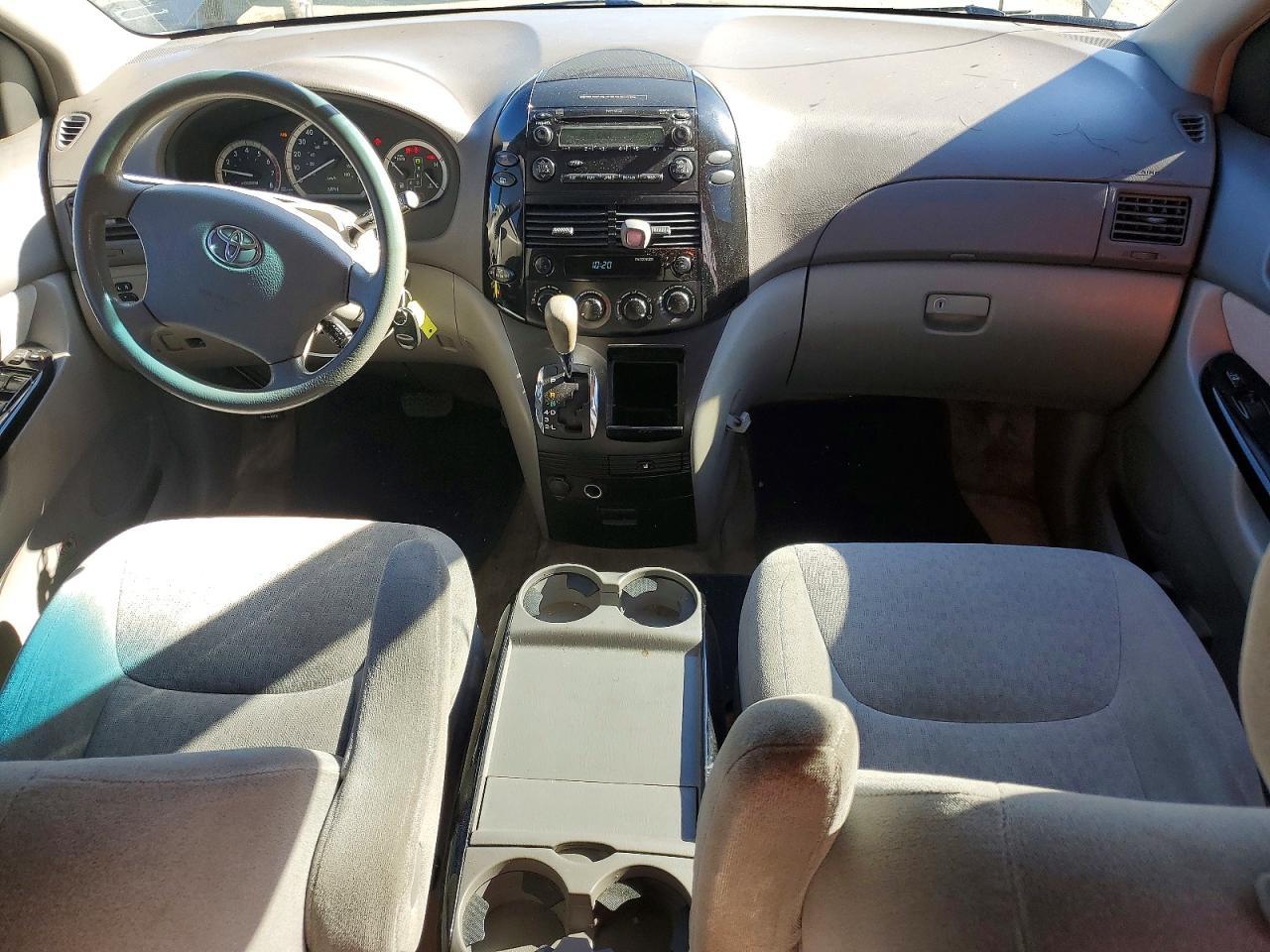 2005 TOYOTA SIENNA