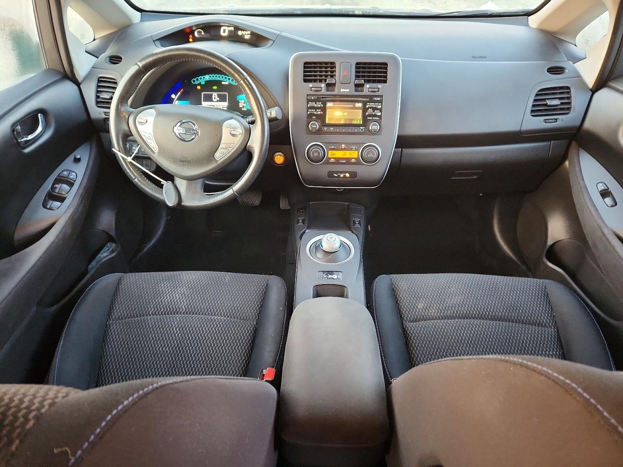 2015 NISSAN LEAF