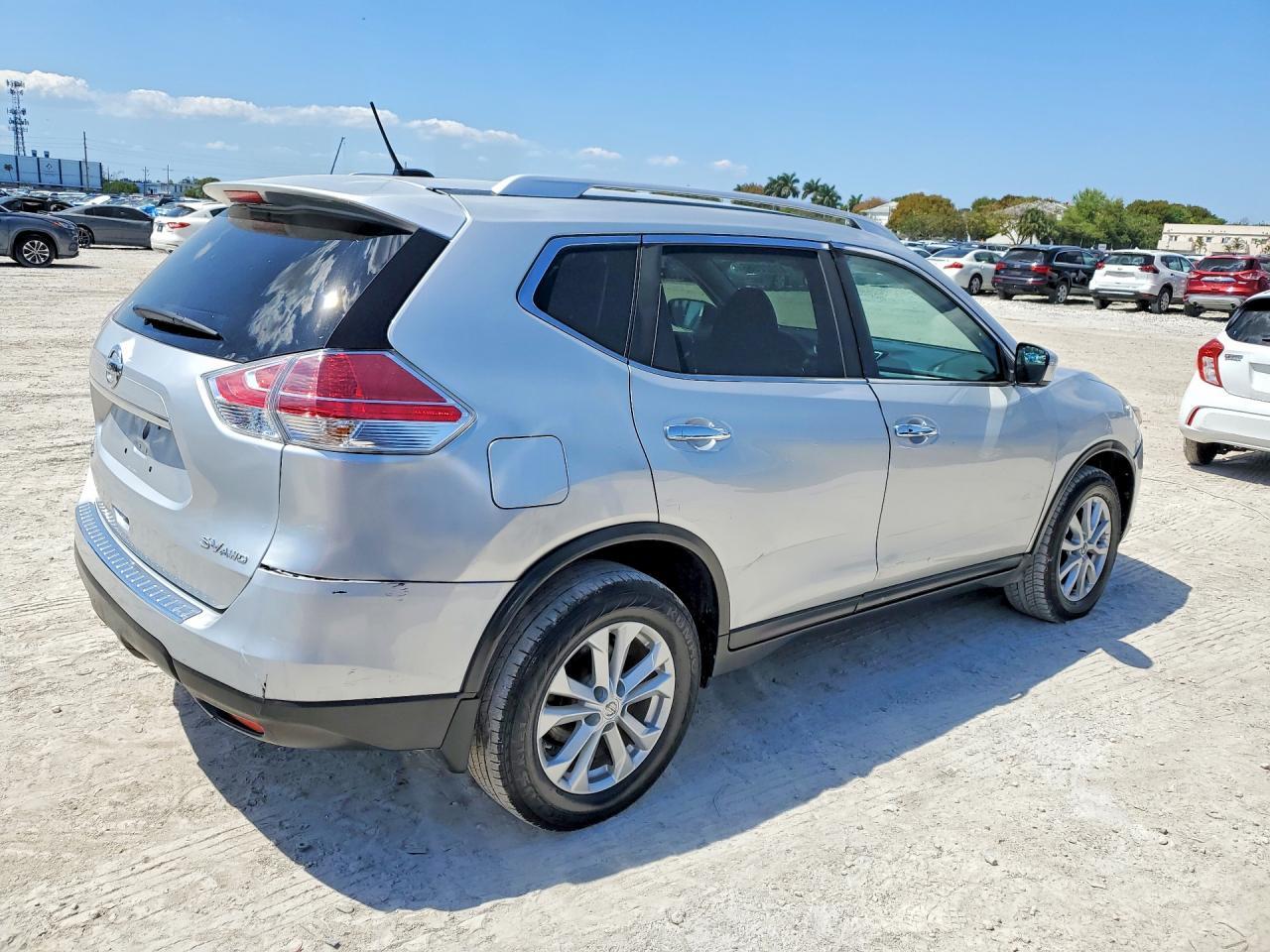 2016 NISSAN ROGUE