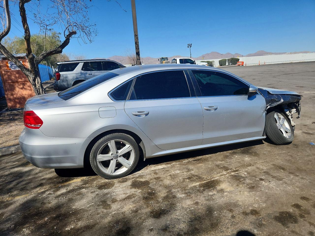 2015 VOLKSWAGEN Passat