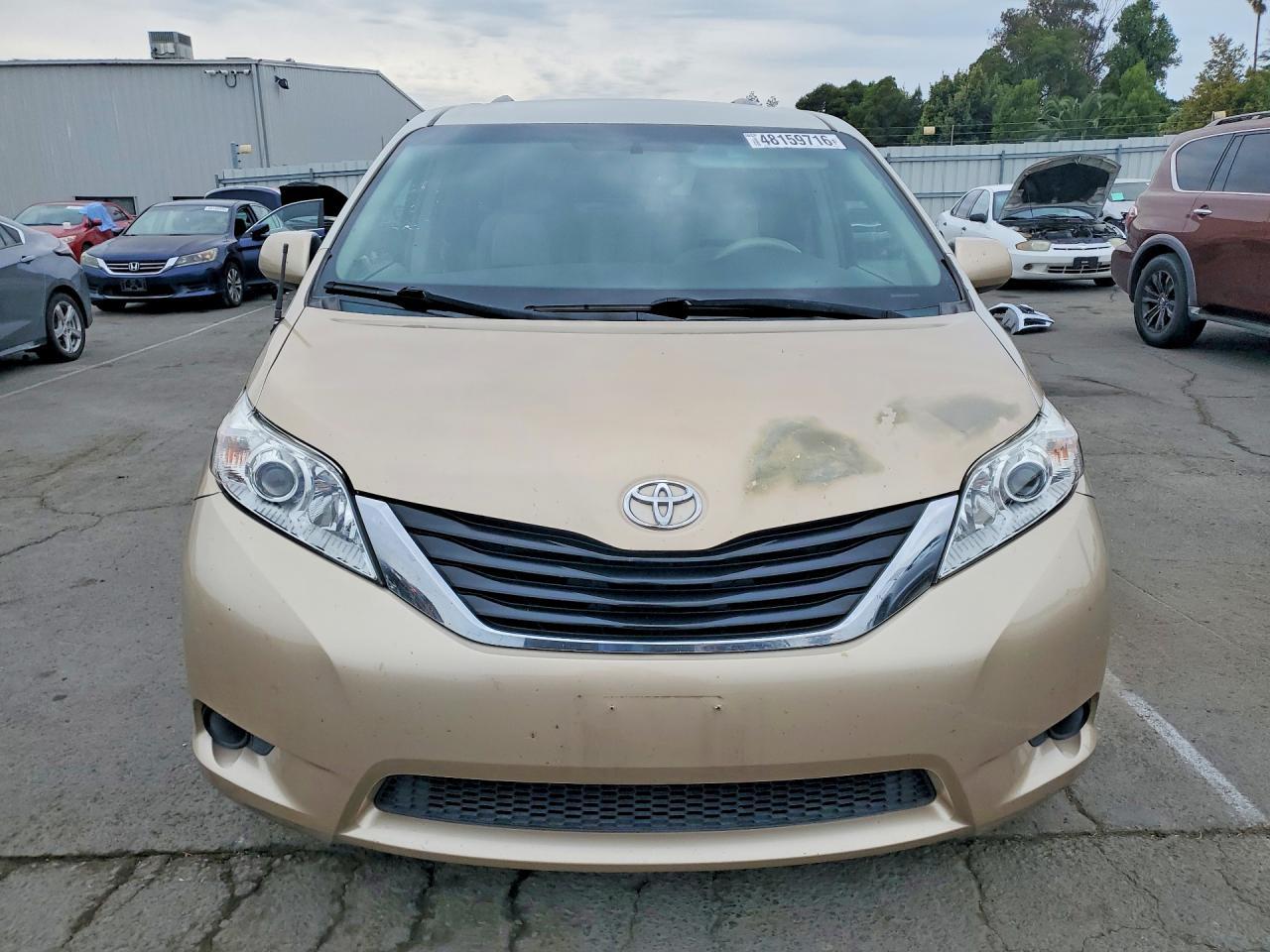 2014 TOYOTA SIENNA