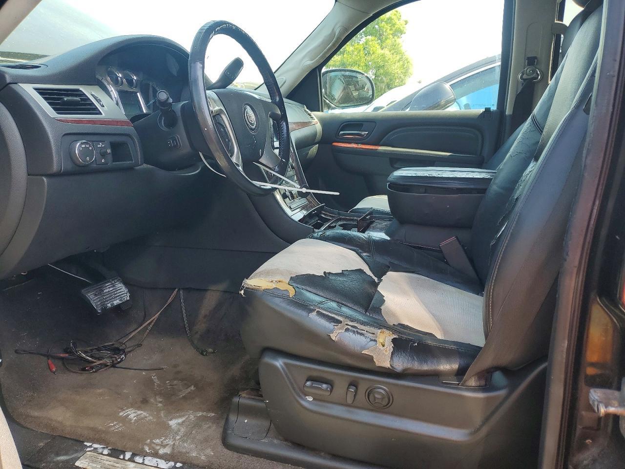 2010 CADILLAC Escalade ESV