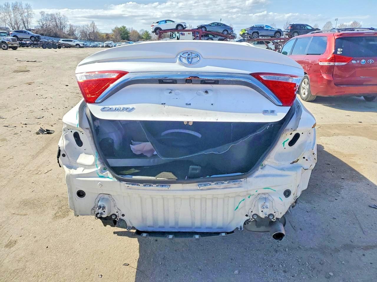 2016 TOYOTA CAMRY
