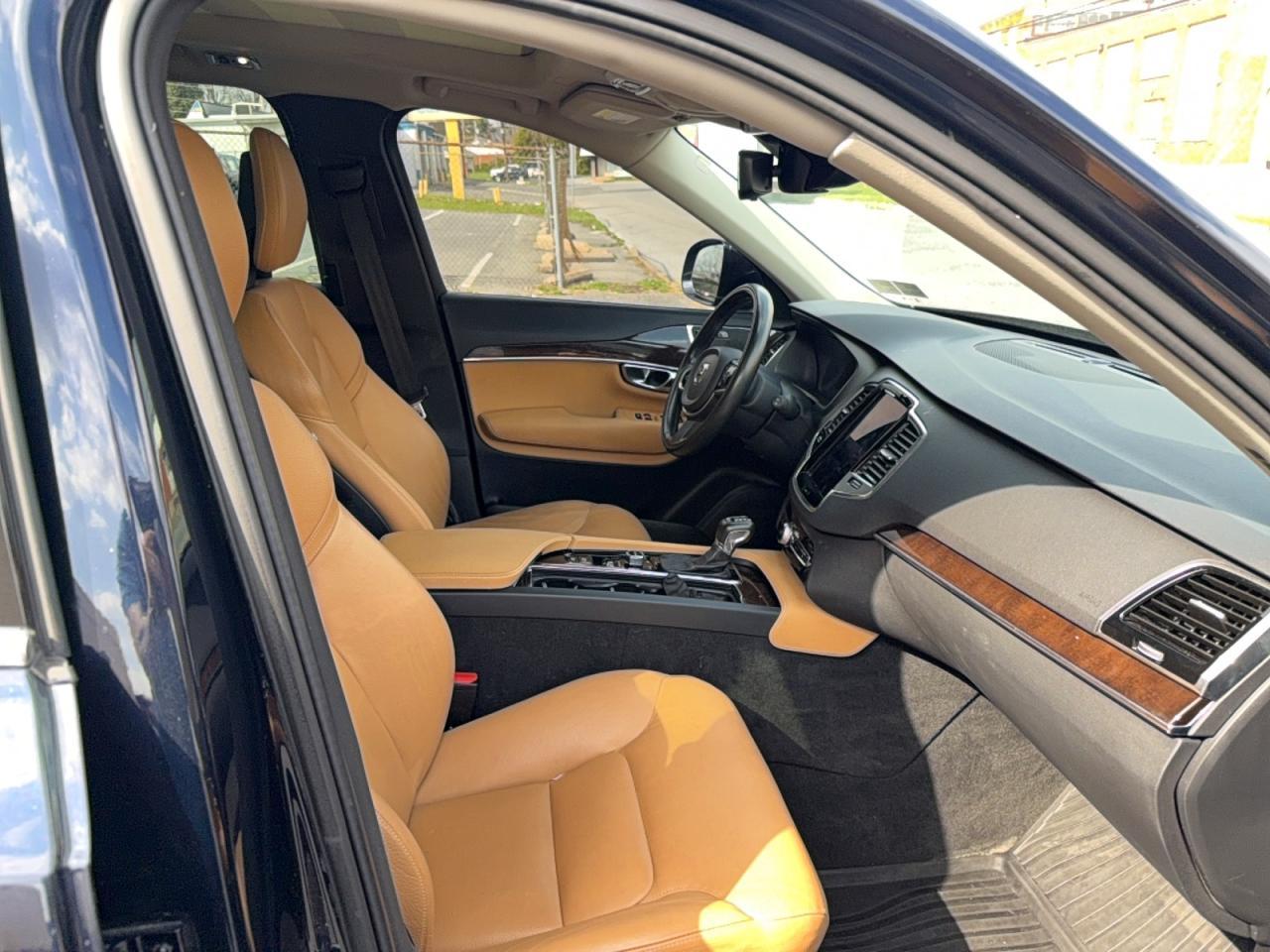 2016 VOLVO XC90