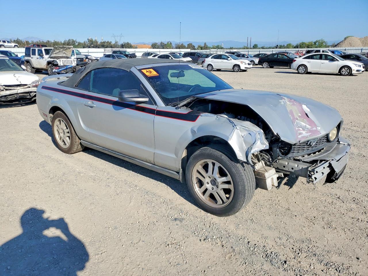 2005 FORD MUSTANG