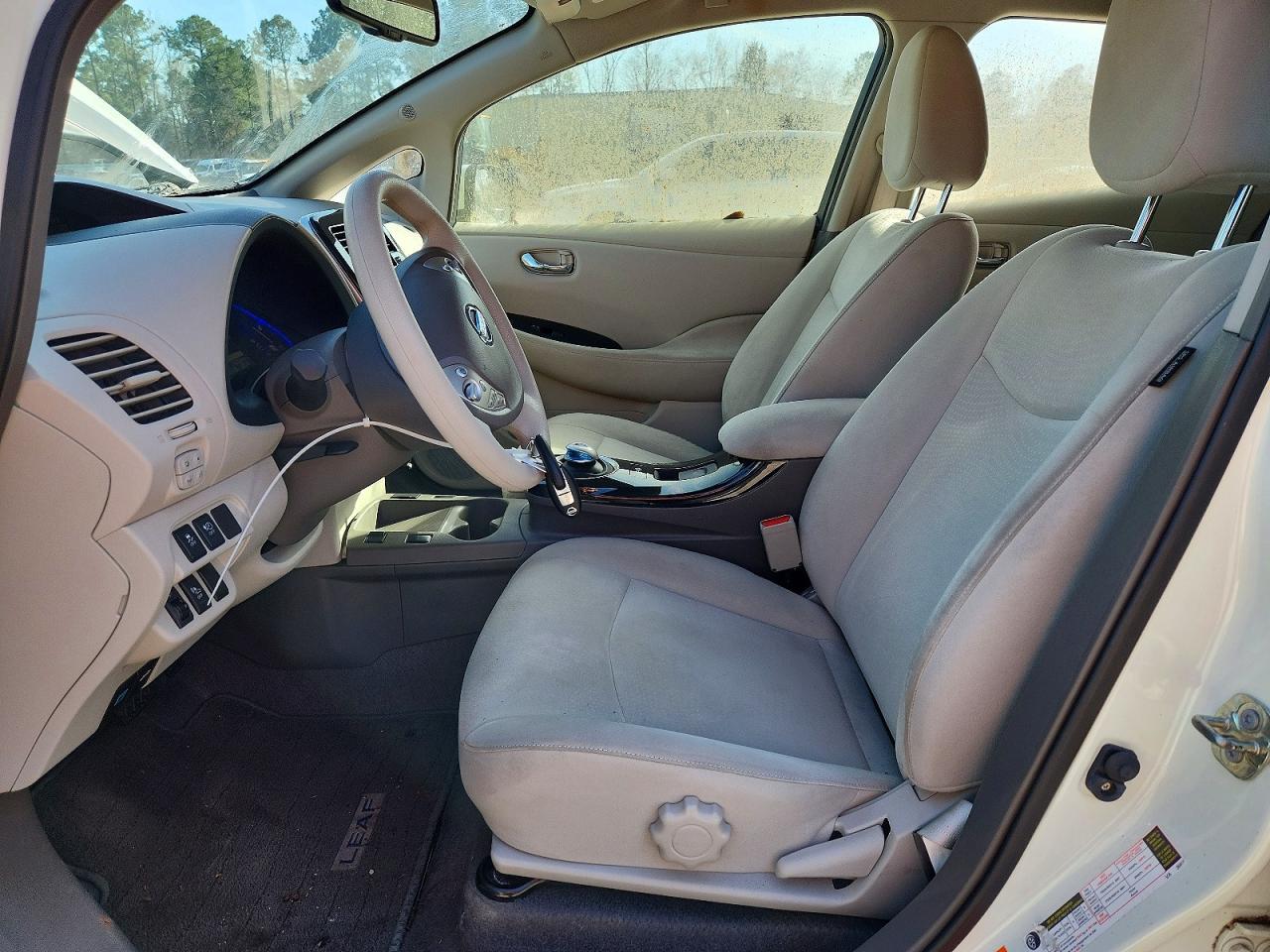 2011 NISSAN LEAF