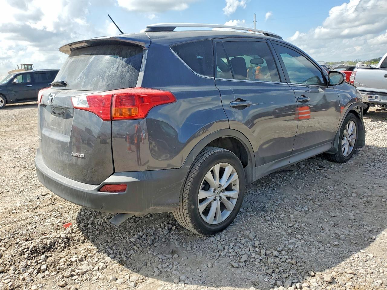 2015 TOYOTA RAV4