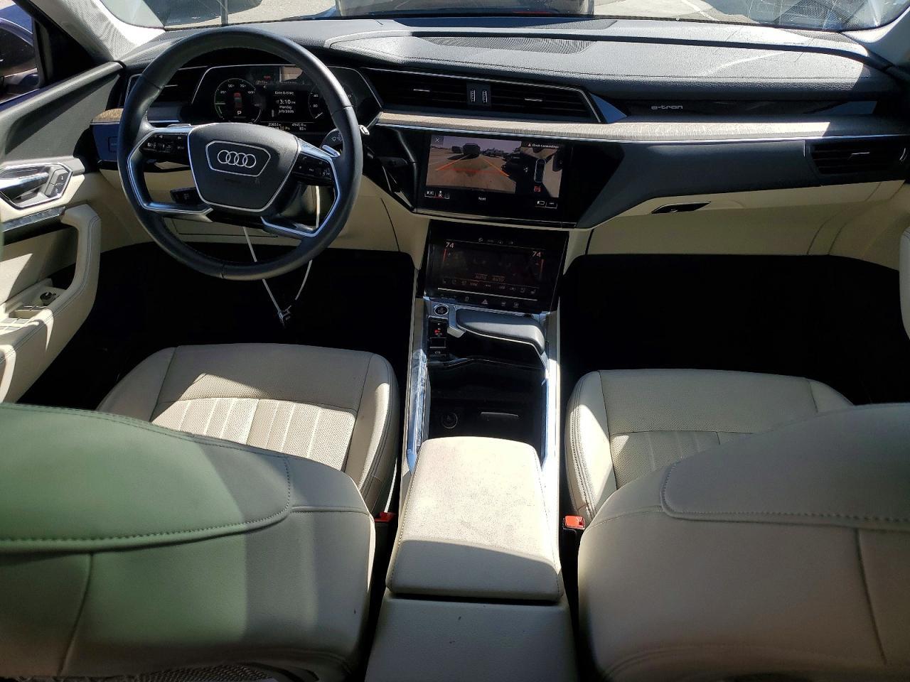 2024 AUDI Q8