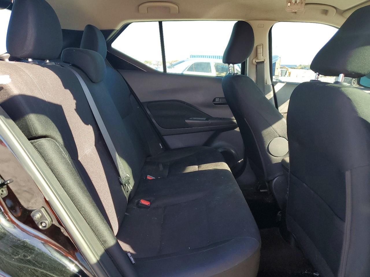 2024 NISSAN KICKS