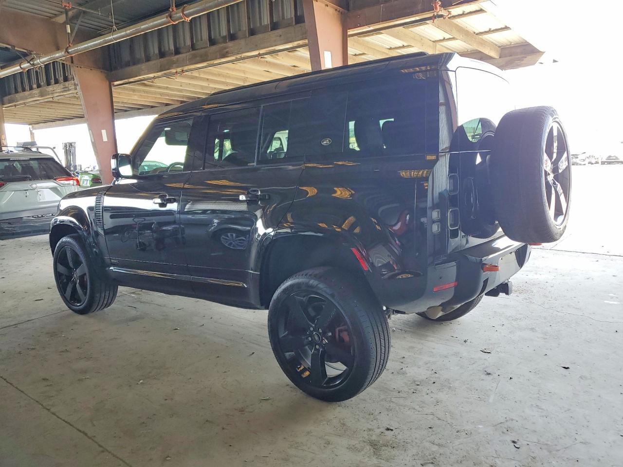 2023 LAND ROVER Defender