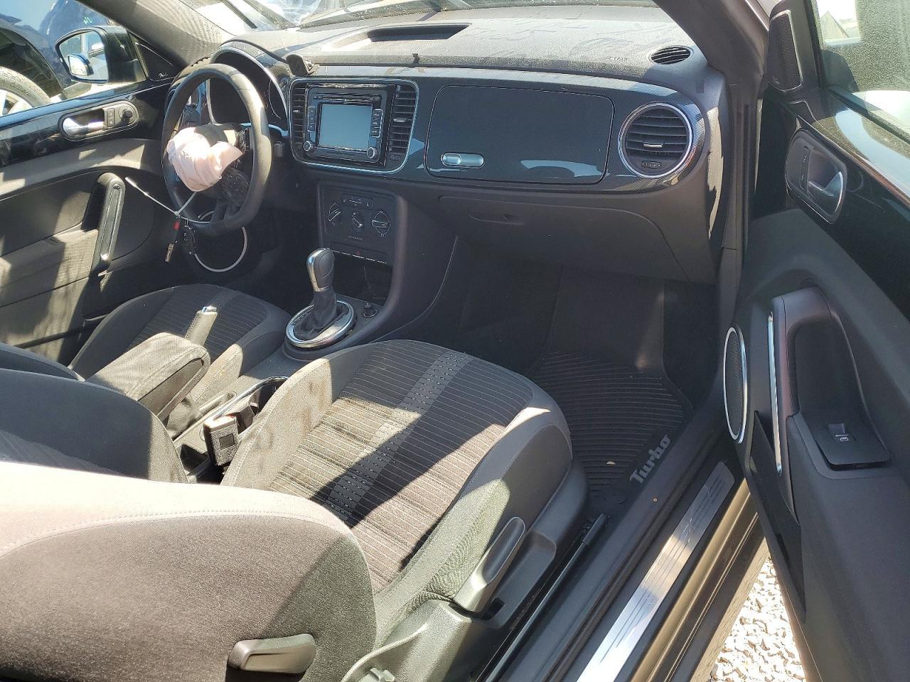 2012 VOLKSWAGEN Beetle