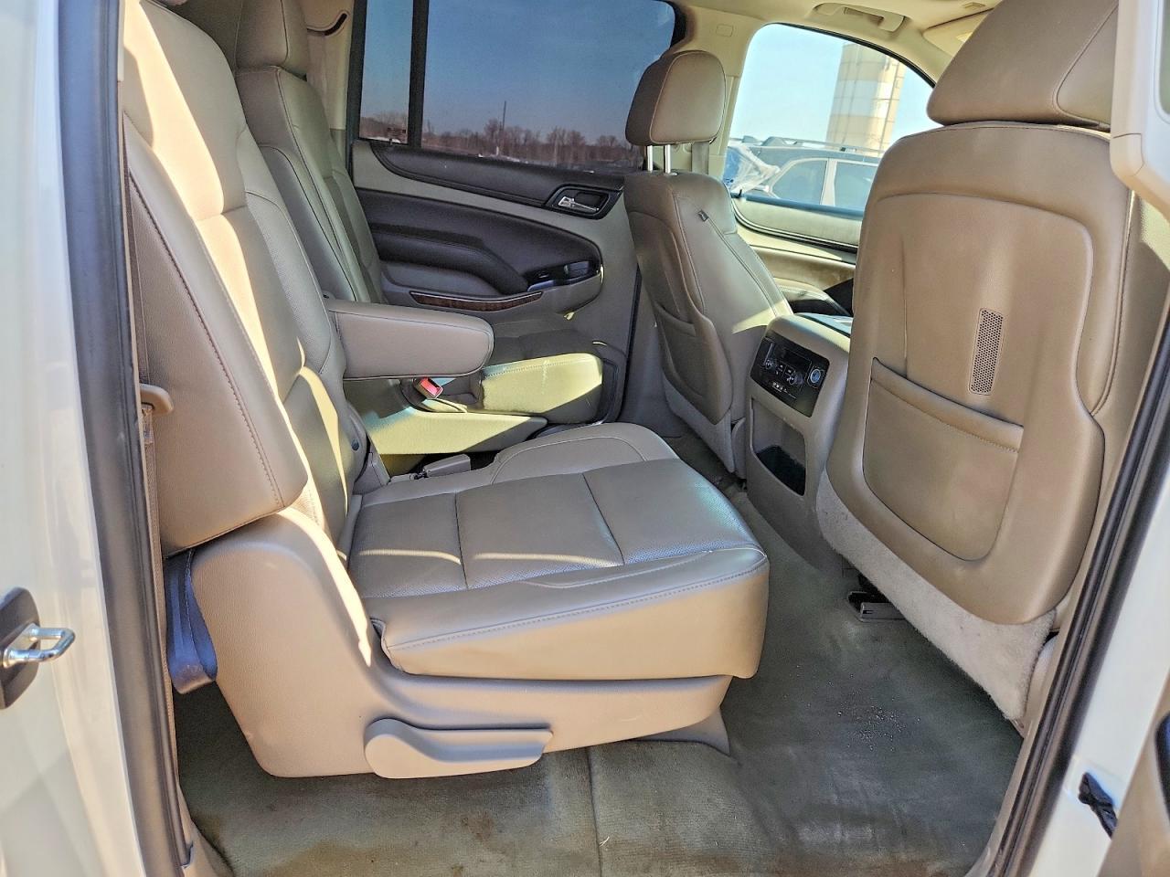 2015 CHEVROLET Suburban