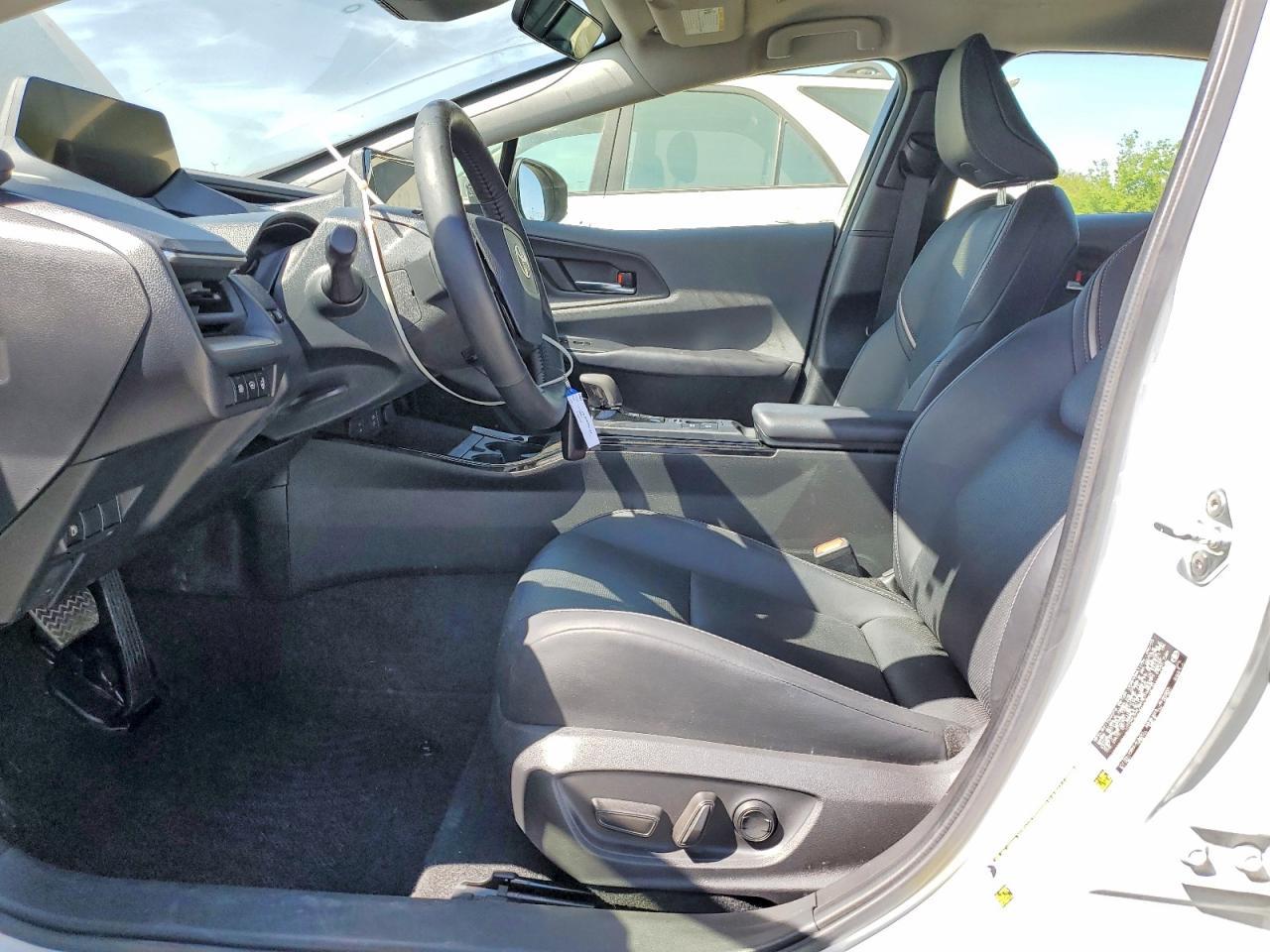 2024 TOYOTA PRIUS