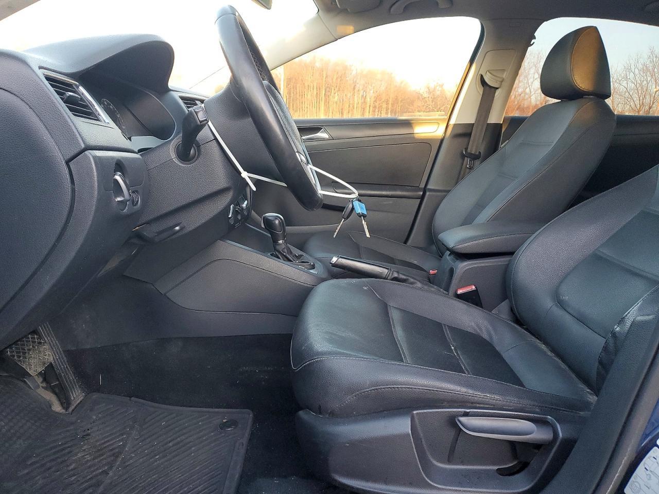 2011 VOLKSWAGEN JETTA