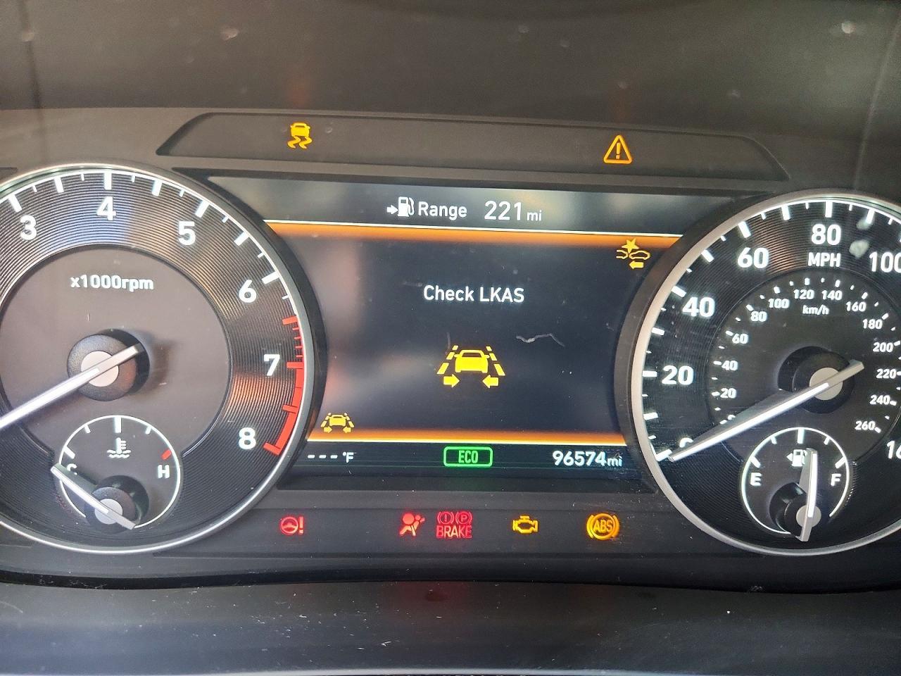 2017 GENESIS G90