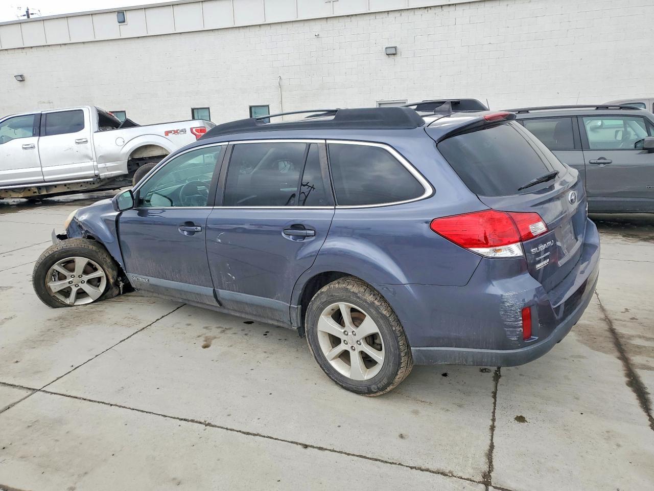 2014 SUBARU Outback