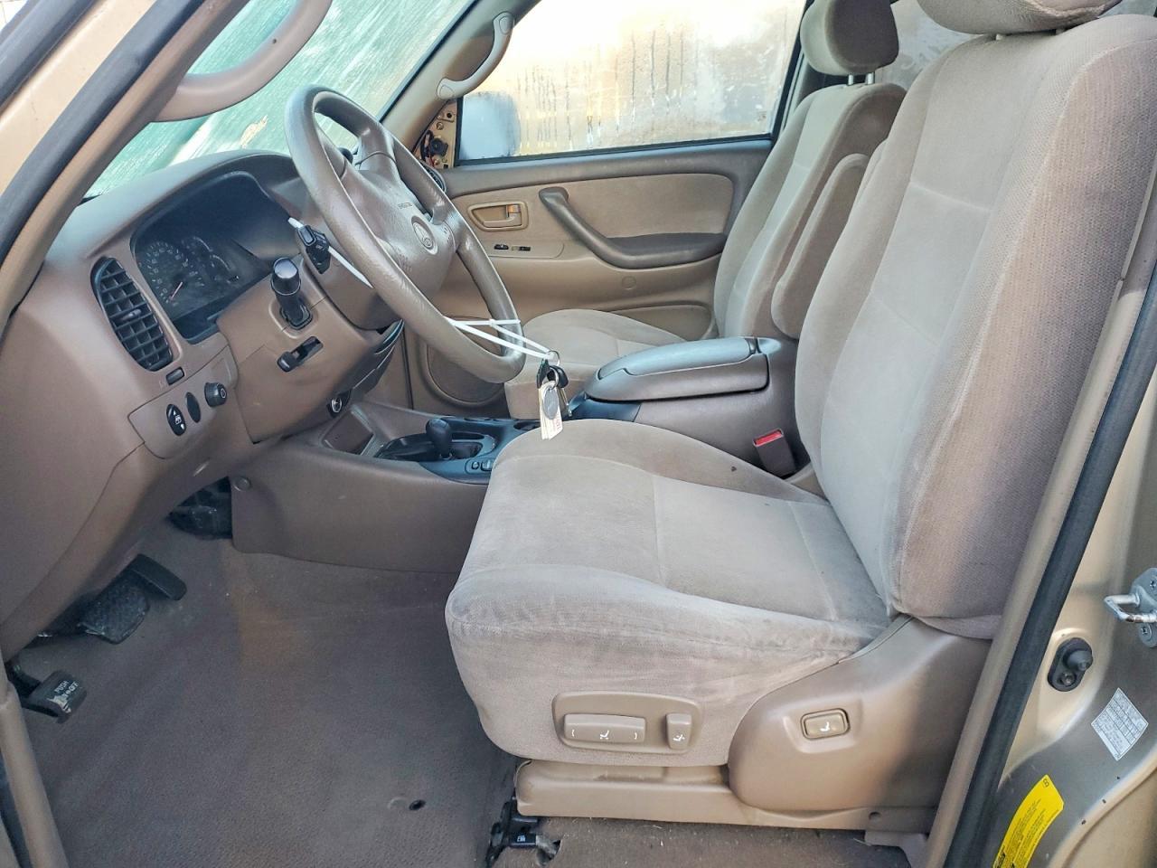 2002 TOYOTA Sequoia