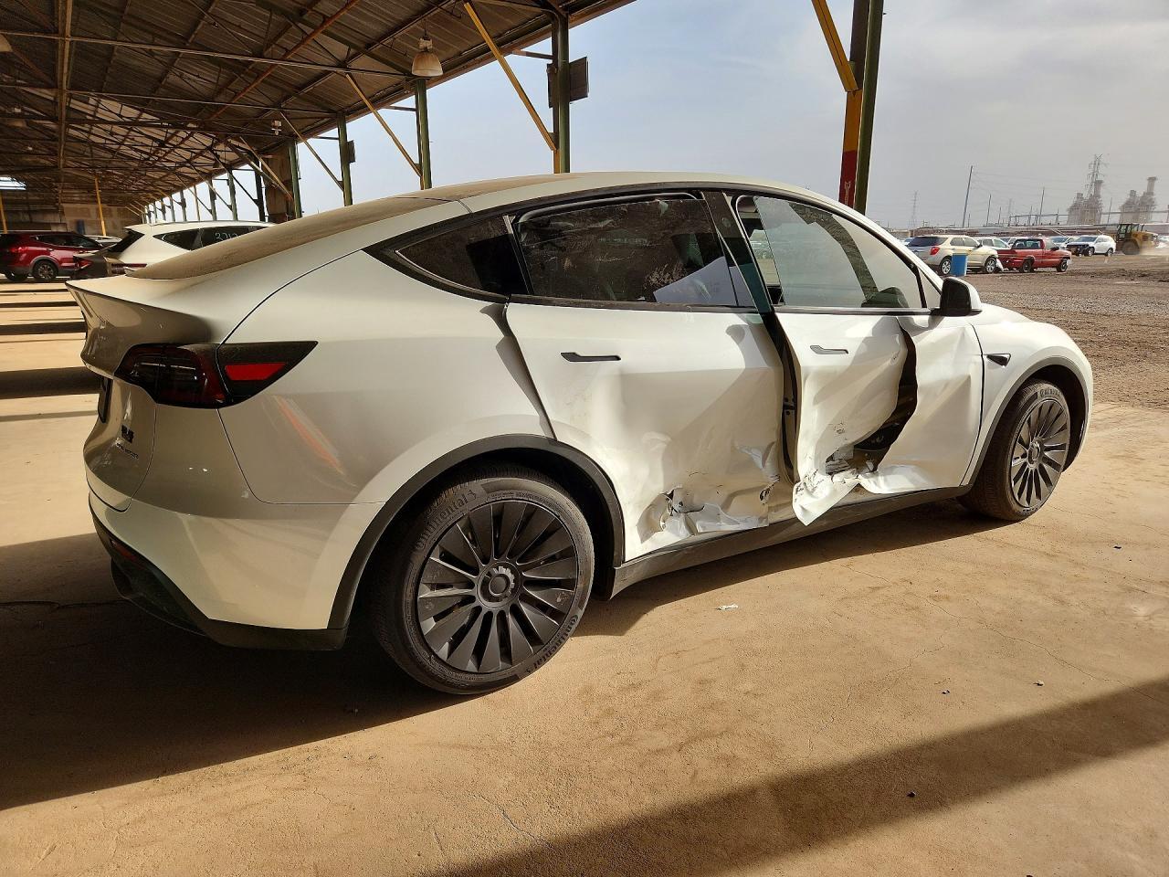 2024 TESLA MODEL Y