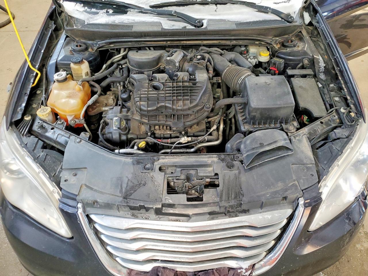 2012 CHRYSLER 200