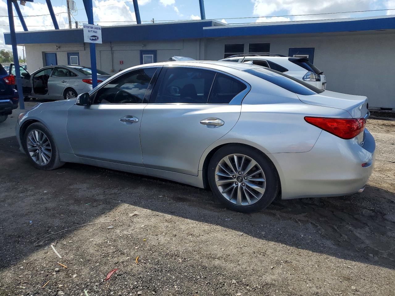 2017 INFINITI Q50
