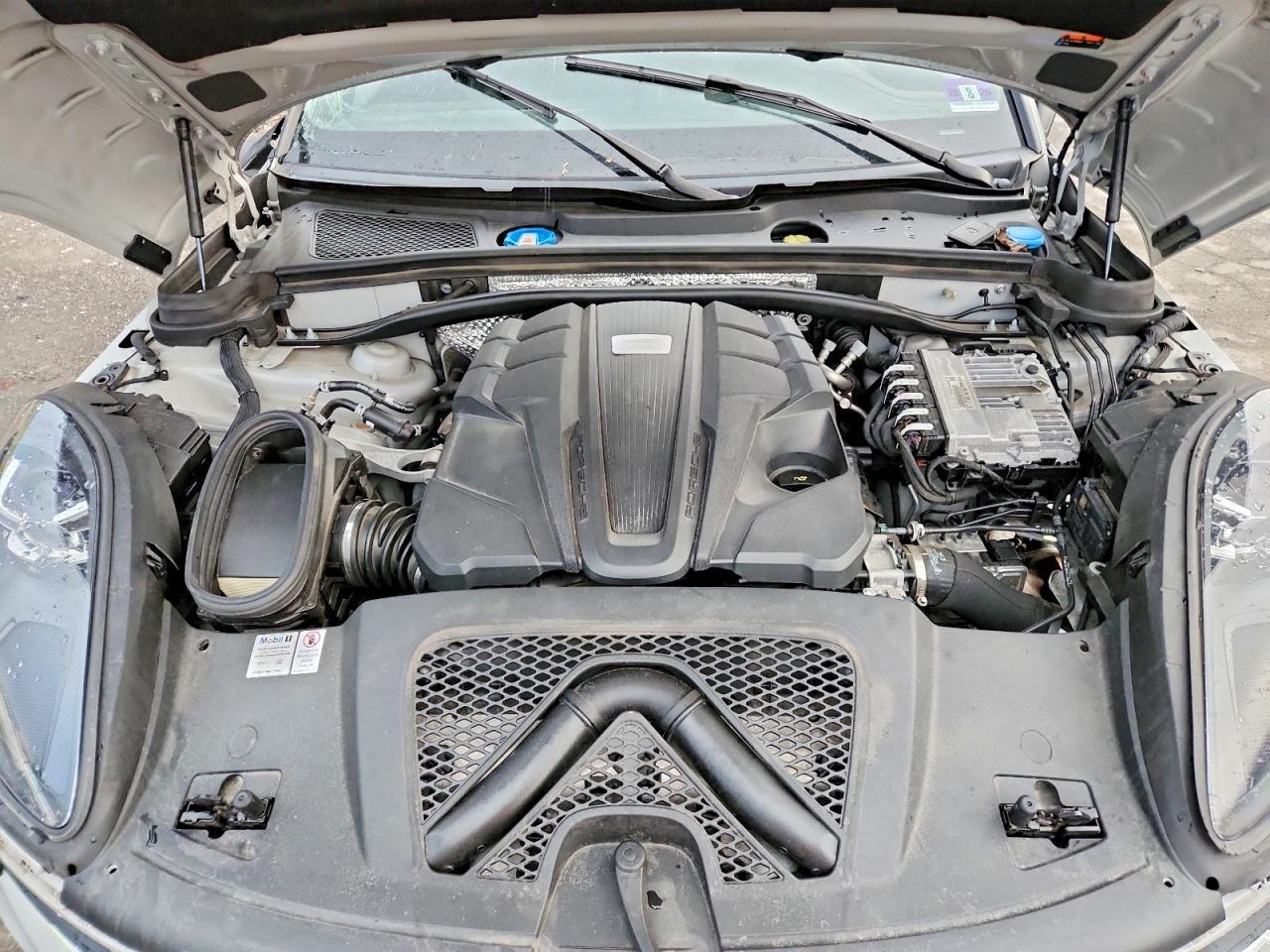 2019 PORSCHE Macan