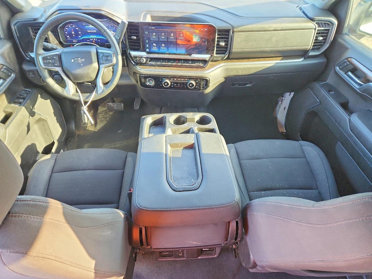2024 CHEVROLET Silverado