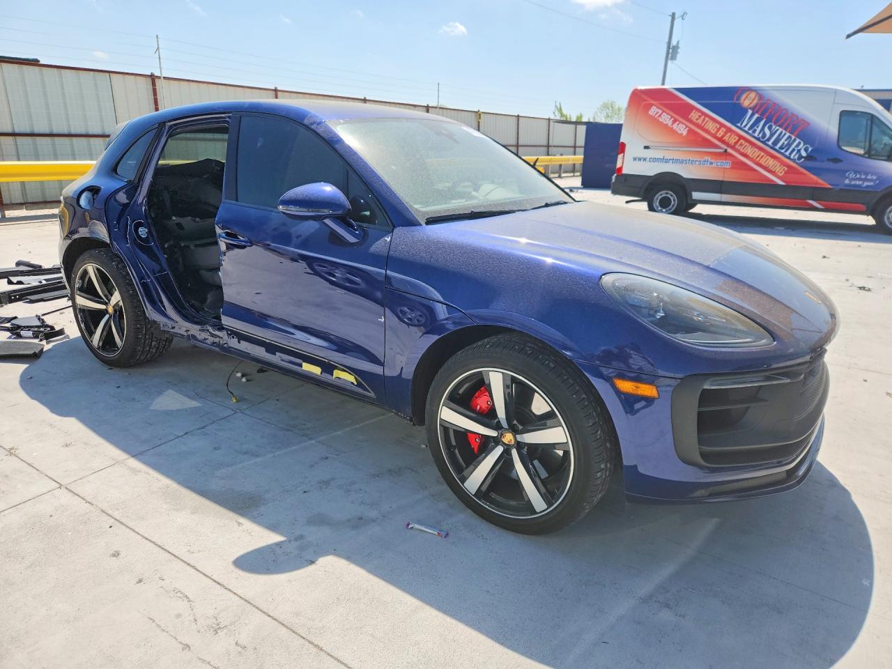 2023 PORSCHE Macan