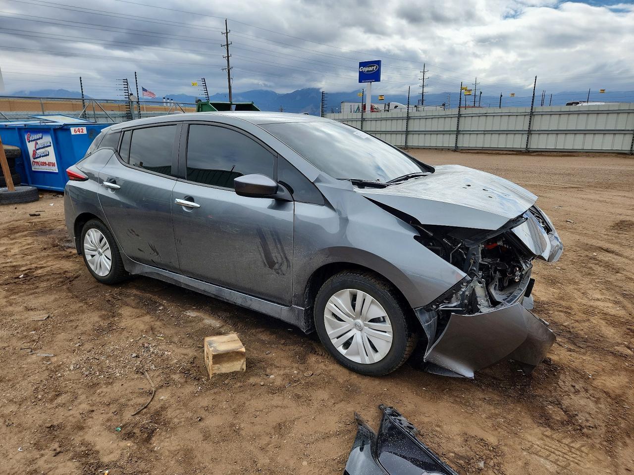 2025 NISSAN LEAF