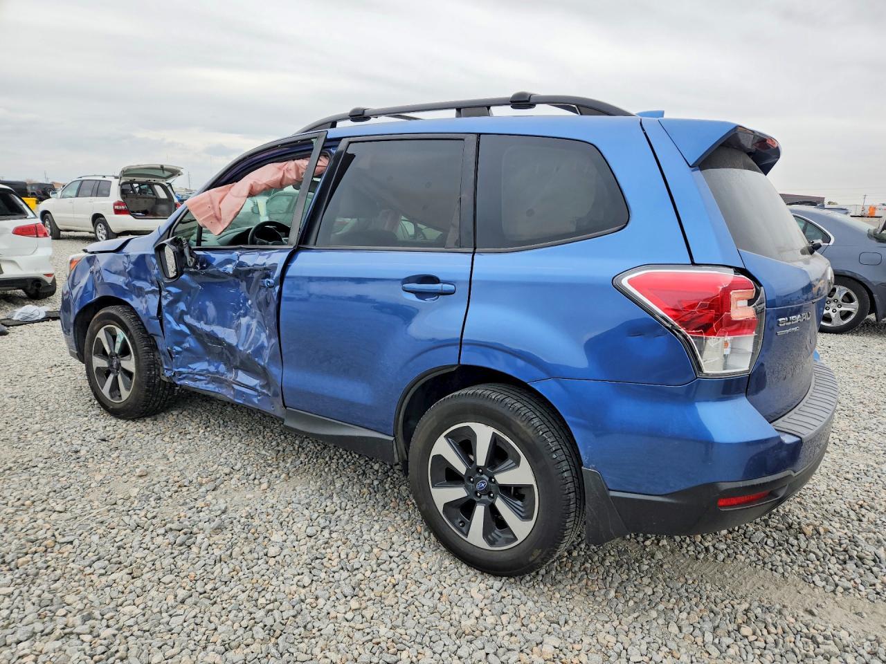 2017 SUBARU FORESTER