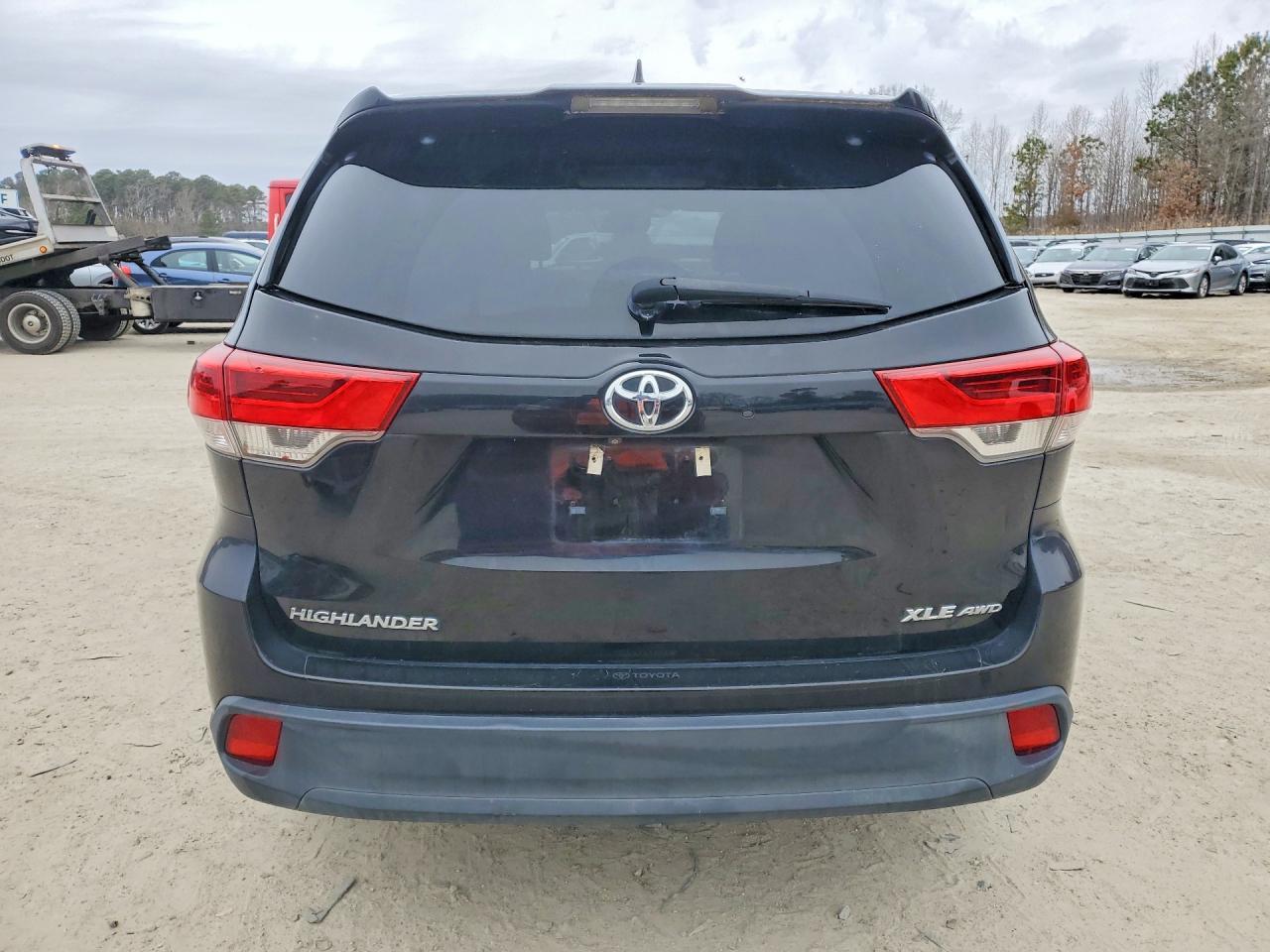 2017 TOYOTA HIGHLANDER