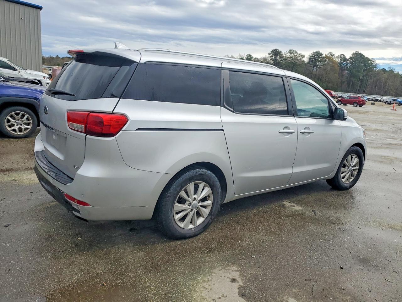 2016 KIA SEDONA