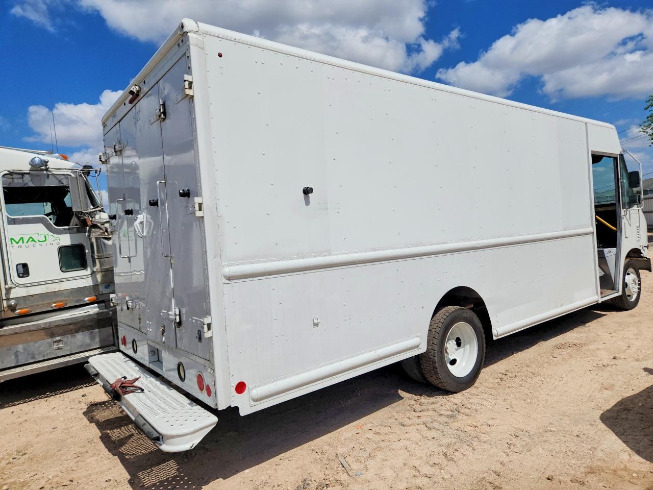 2013 FORD F59