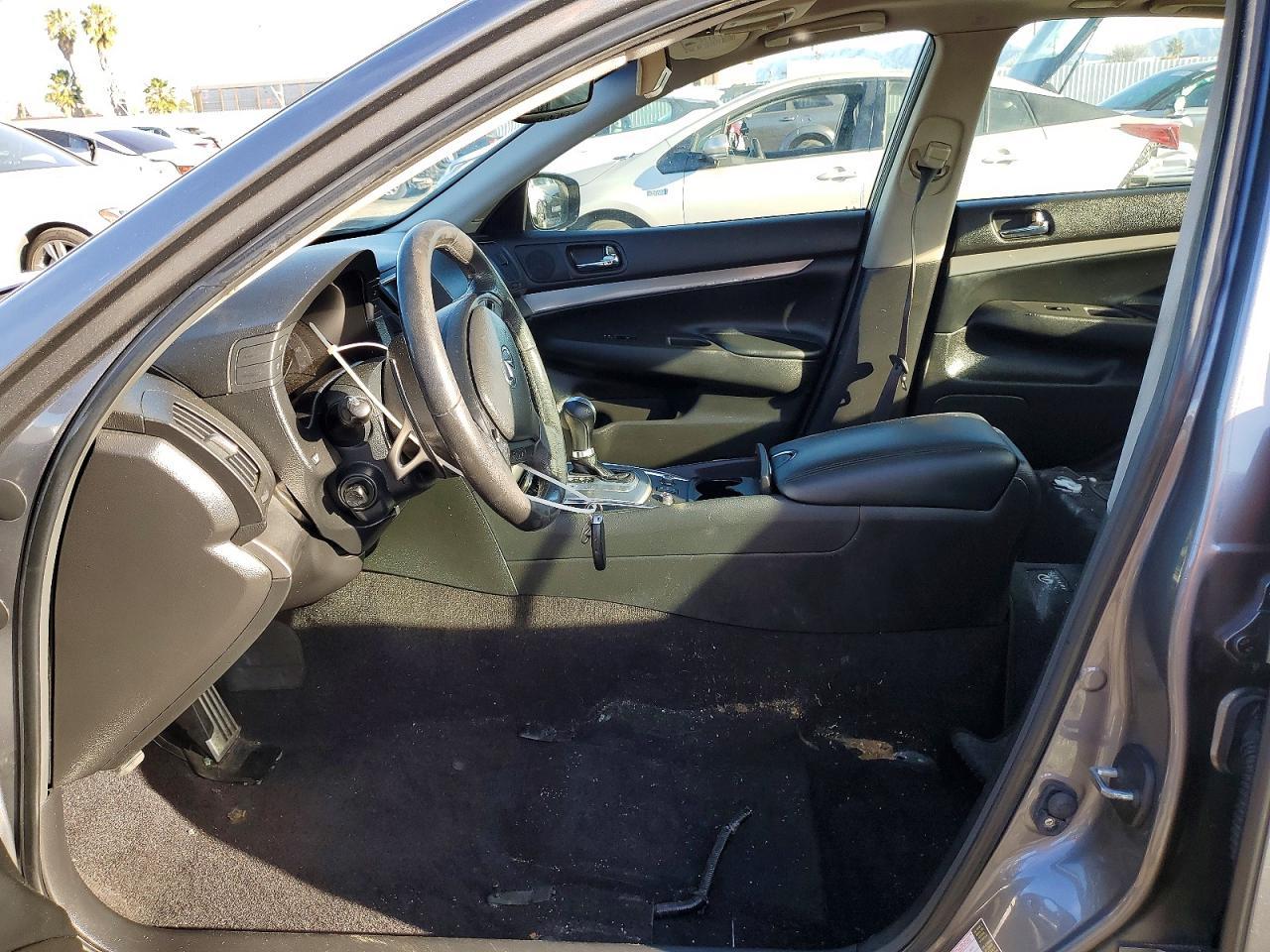 2012 INFINITI G37