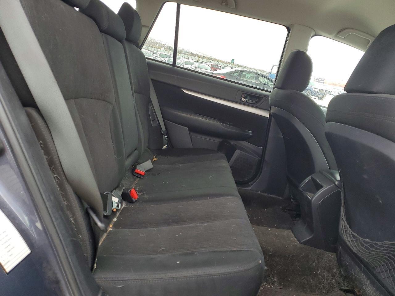 2014 SUBARU Outback