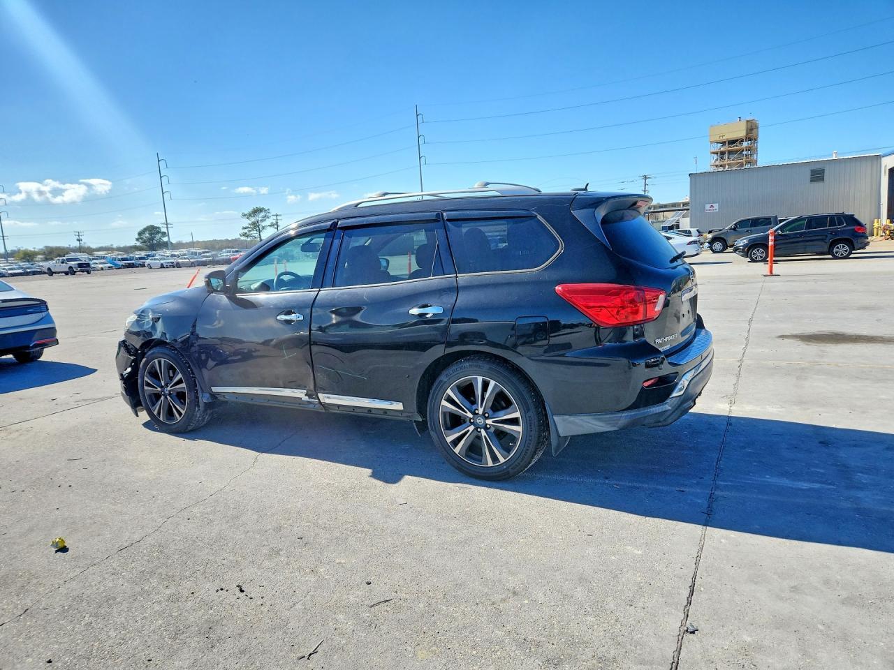 2017 NISSAN PATHFINDER