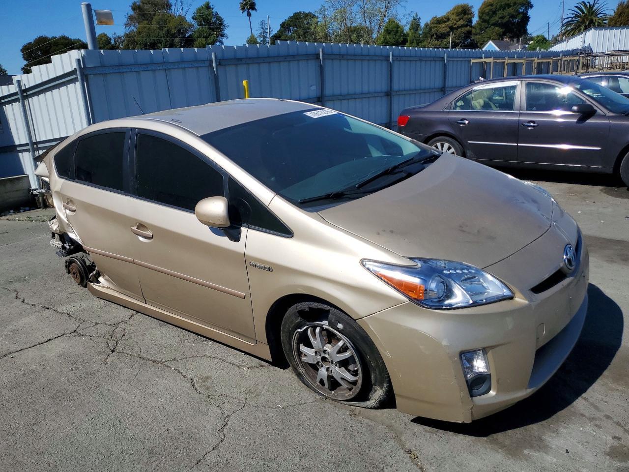 2011 TOYOTA PRIUS