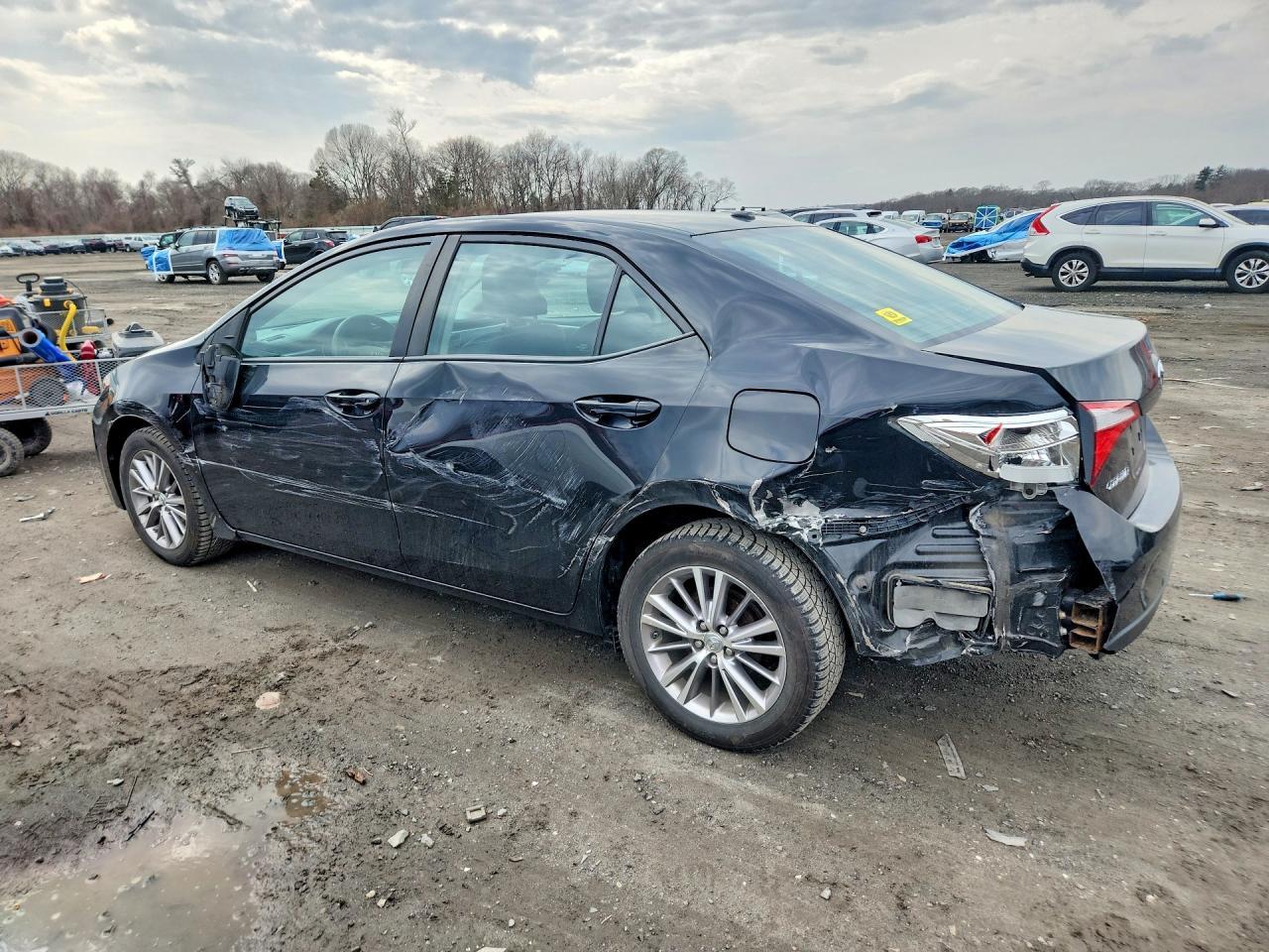 2015 TOYOTA COROLLA