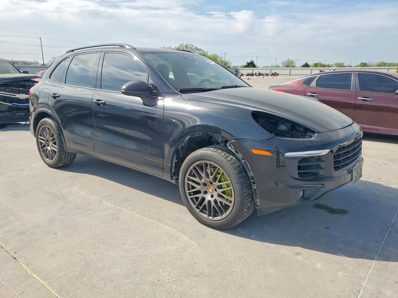 2018 PORSCHE CAYENNE