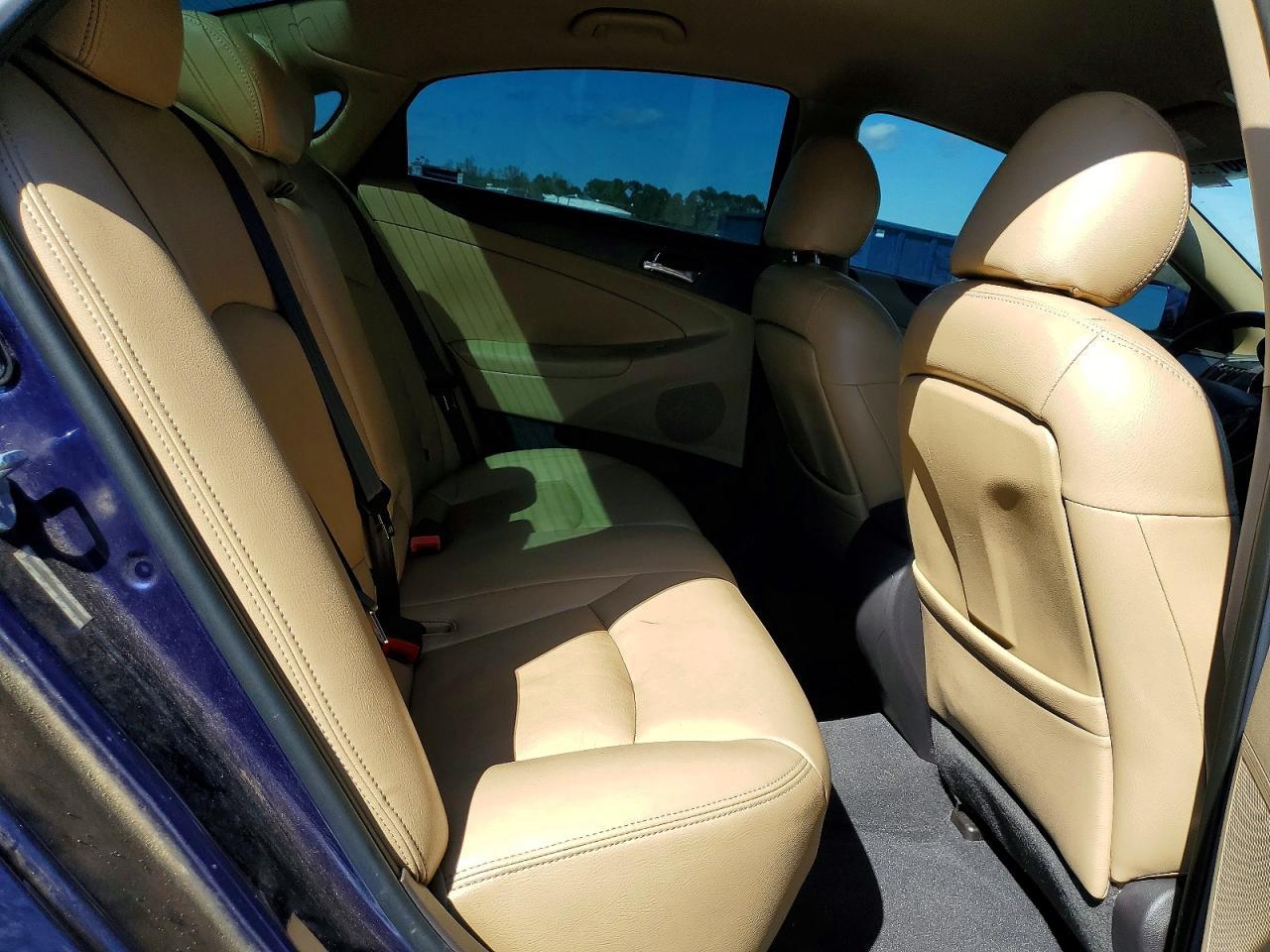 2011 HYUNDAI SONATA