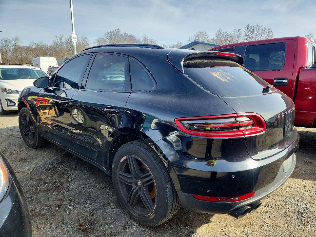 2015 PORSCHE Macan