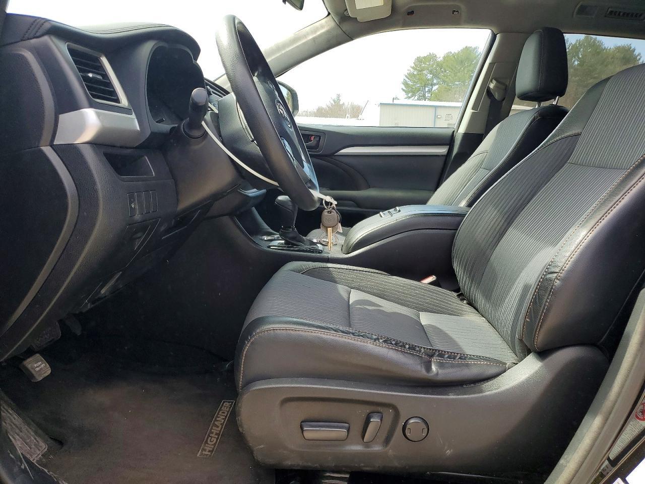 2016 TOYOTA HIGHLANDER