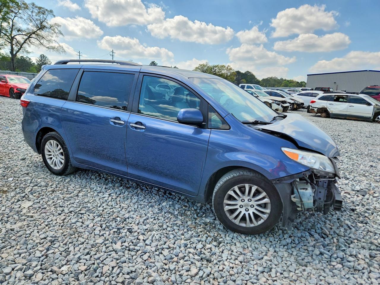 2015 TOYOTA SIENNA